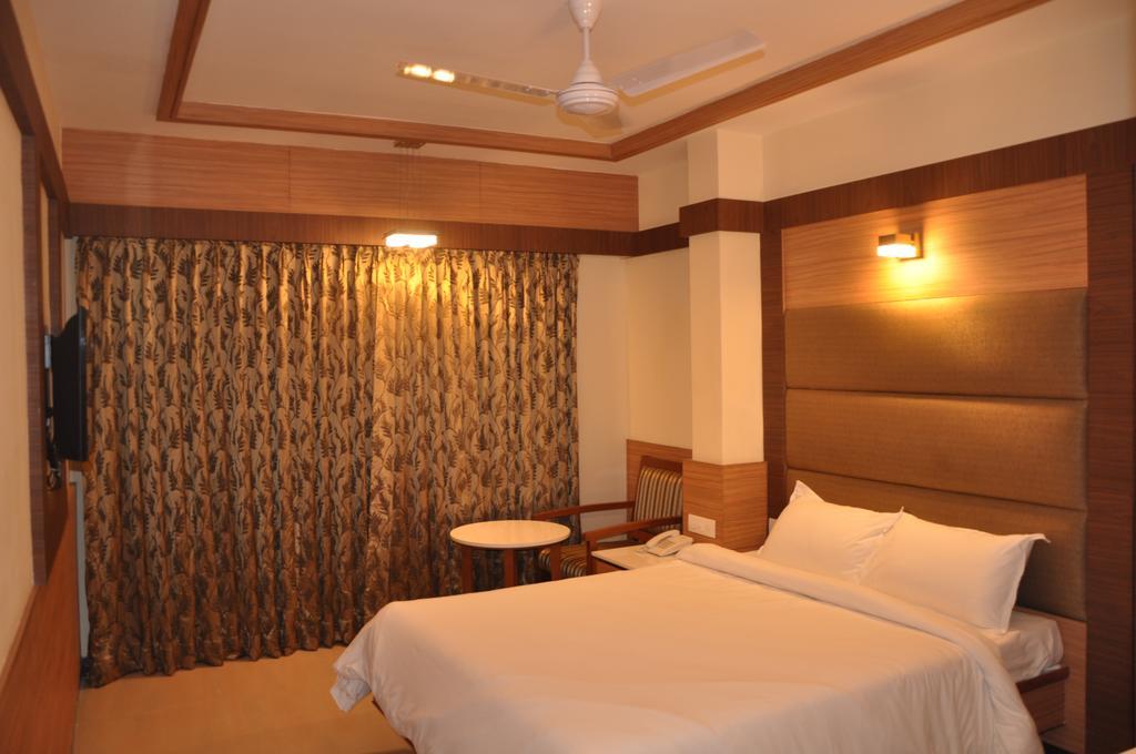 Hotel Sms Grand Inn Vellore Szoba fotó